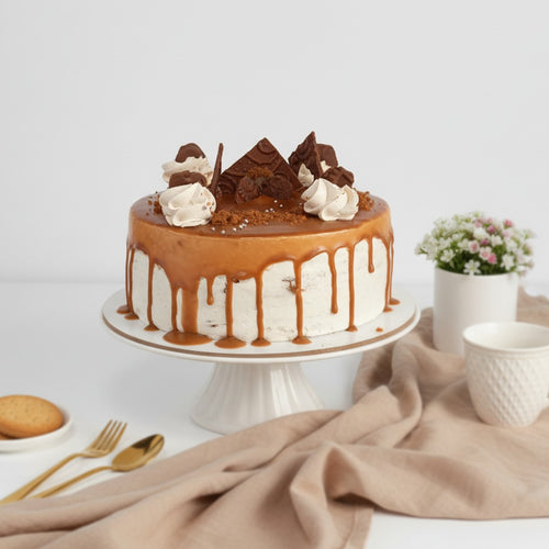 Amber Bloom & Lotus Biscoff Cake